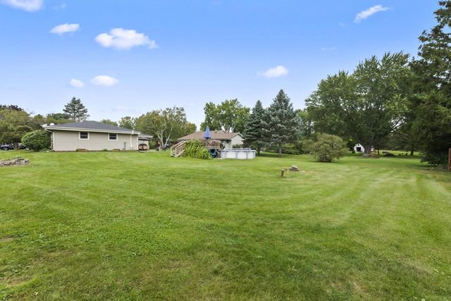 36707 Prairie DRIVE, Oconomowoc, WI 53066