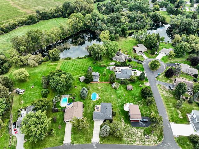 36707 Prairie DRIVE, Oconomowoc, WI 53066