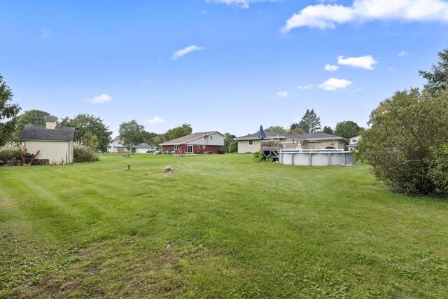 36707 Prairie DRIVE, Oconomowoc, WI 53066