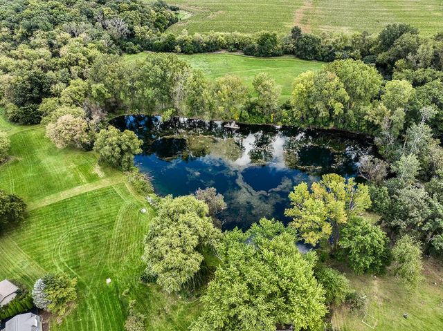 36707 Prairie DRIVE, Oconomowoc, WI 53066