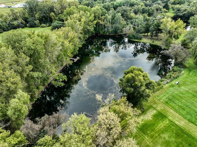 36707 Prairie DRIVE, Oconomowoc, WI 53066