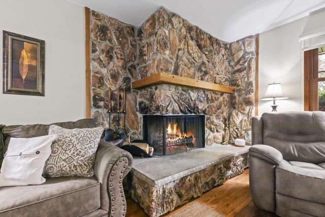 36707 Prairie DRIVE, Oconomowoc, WI 53066