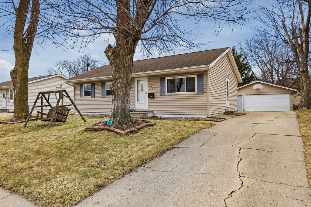 108 Atwood Drive SW, Cedar Rapids, IA 52404