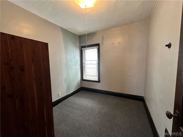 35 Columbus Avenue, Buffalo, NY 14220