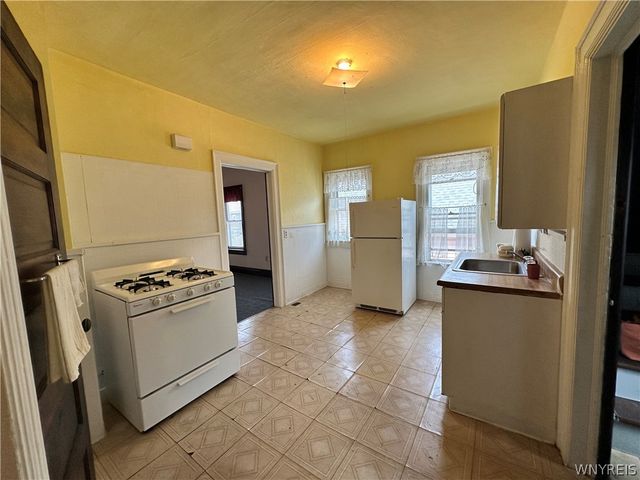 35 Columbus Avenue, Buffalo, NY 14220