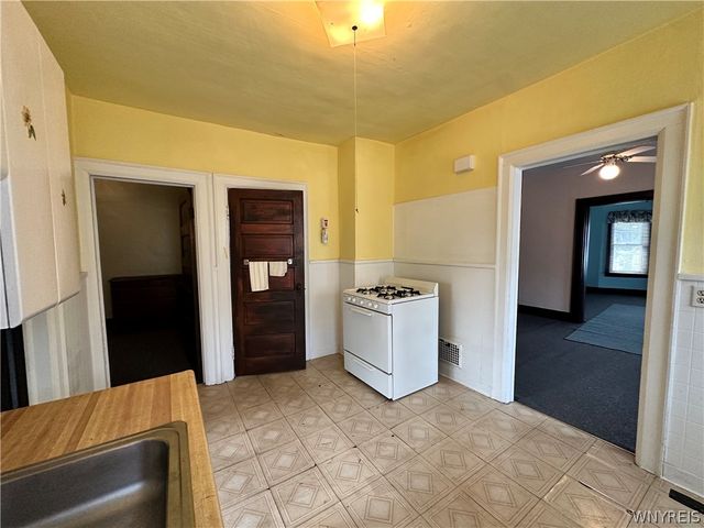 35 Columbus Avenue, Buffalo, NY 14220