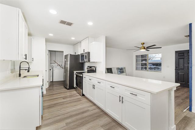 661 DUNCAN CIRCLE E, Auburndale, FL 33823