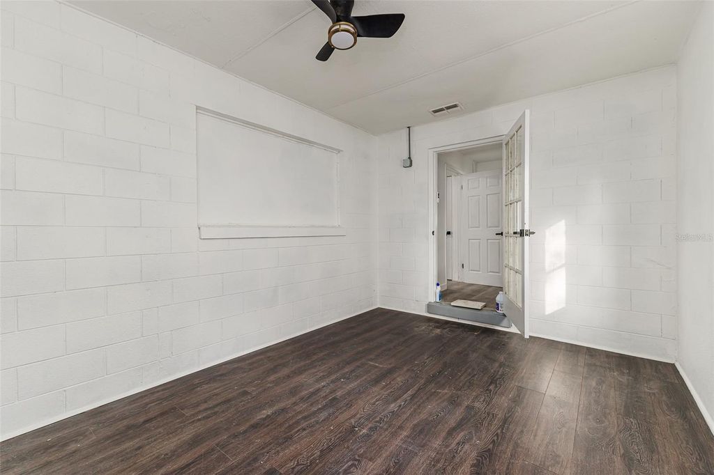 Image 11 of property listing at 661 DUNCAN CIRCLE E, Auburndale, FL 33823