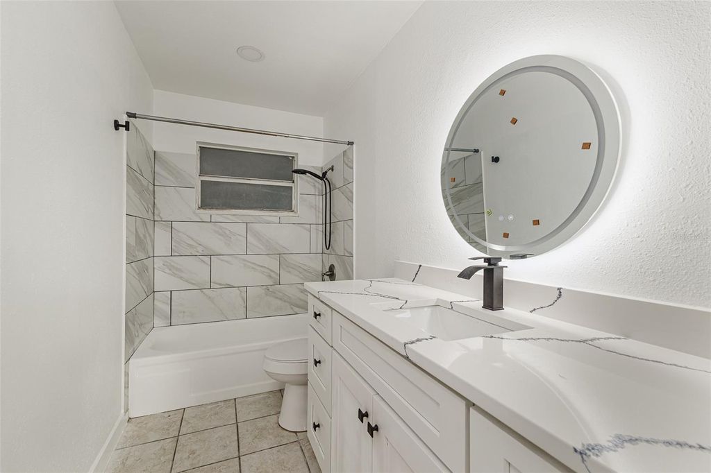 Image 16 of property listing at 661 DUNCAN CIRCLE E, Auburndale, FL 33823