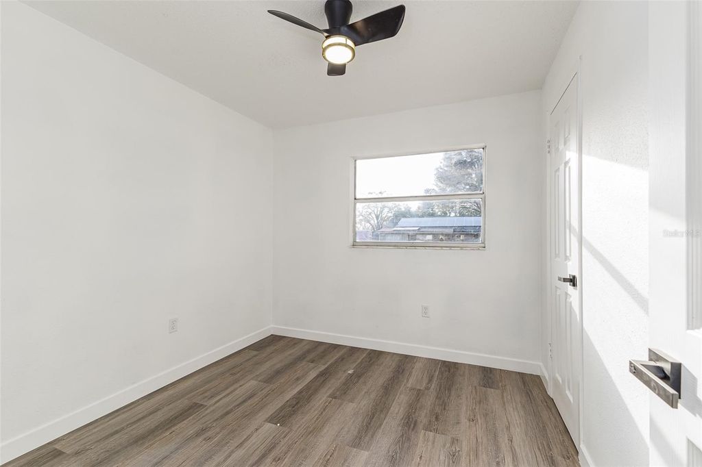 Image 17 of property listing at 661 DUNCAN CIRCLE E, Auburndale, FL 33823