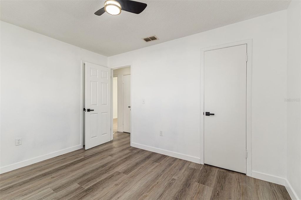 Image 22 of property listing at 661 DUNCAN CIRCLE E, Auburndale, FL 33823