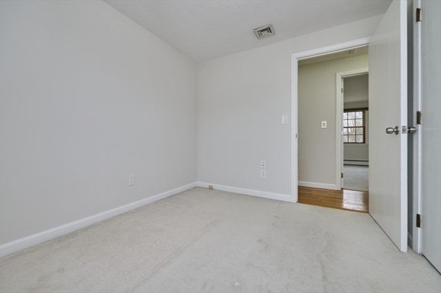 29 S Bedford St, Burlington, MA 01803