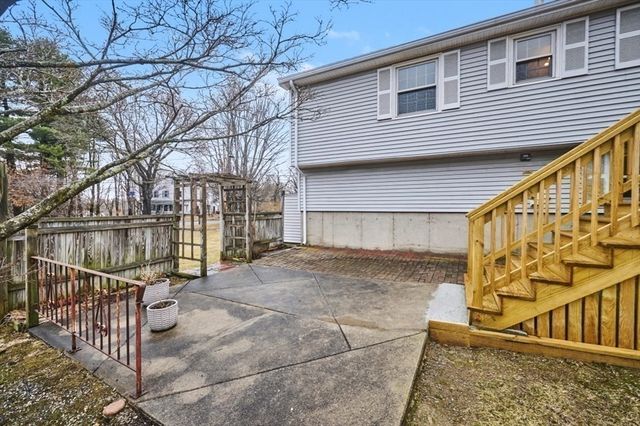 29 S Bedford St, Burlington, MA 01803