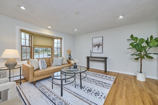 29 S Bedford St, Burlington, MA 01803