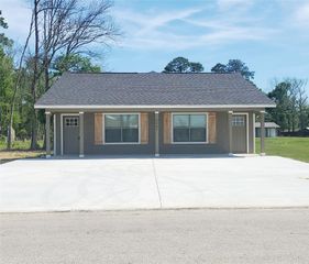 2203 N Winfree Street B, Dayton, TX 77535