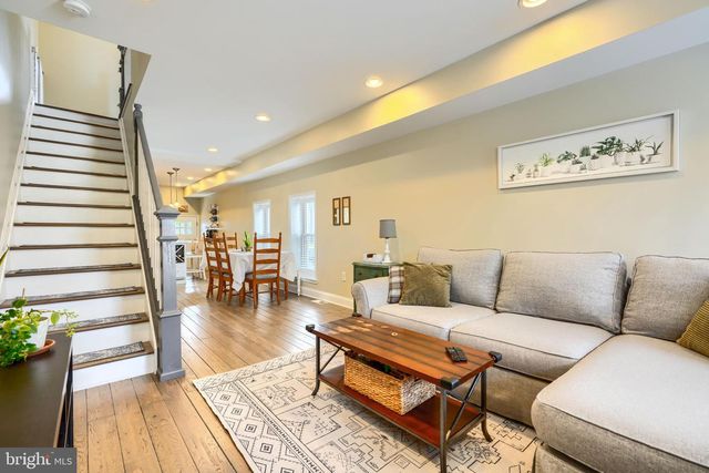 802 S POTOMAC ST, Baltimore, MD 21224