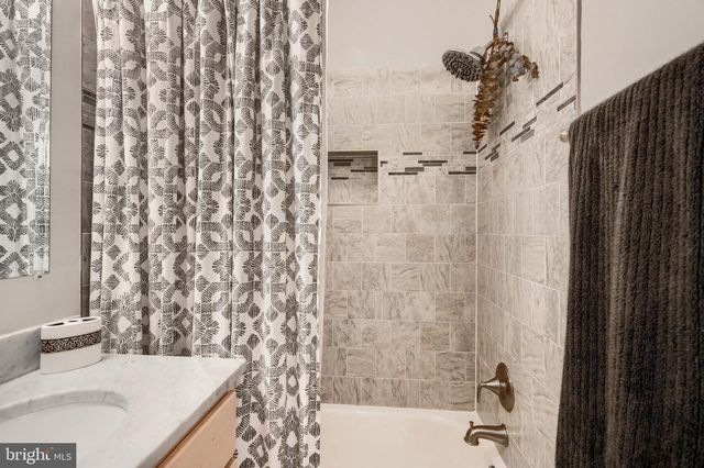 802 S POTOMAC ST, Baltimore, MD 21224