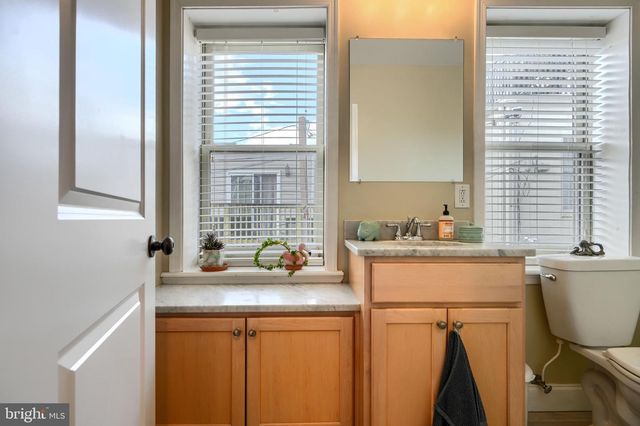 802 S POTOMAC ST, Baltimore, MD 21224
