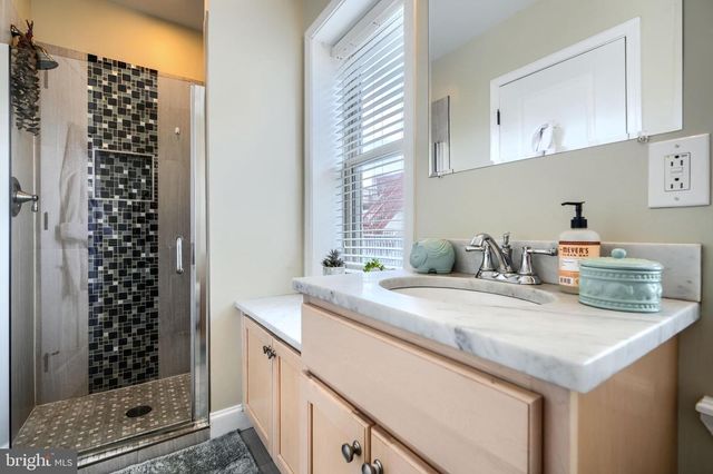 802 S POTOMAC ST, Baltimore, MD 21224