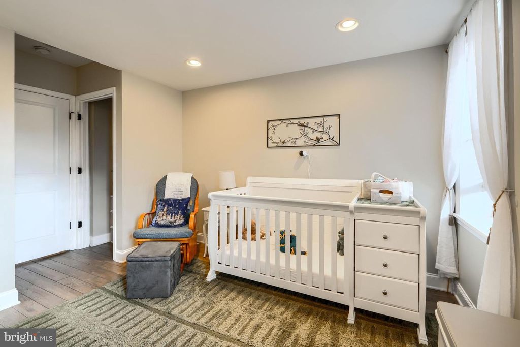Image 24 of property listing at 802 S POTOMAC ST, Baltimore, MD 21224