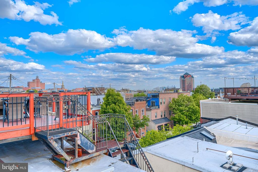 Image 40 of property listing at 802 S POTOMAC ST, Baltimore, MD 21224