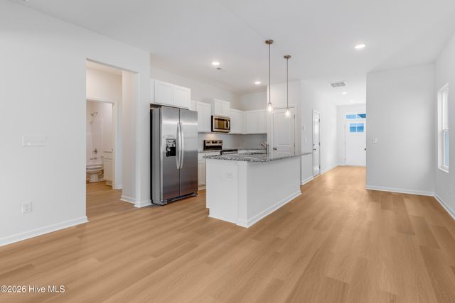 101 W Farley 83, Hampstead, NC 28443