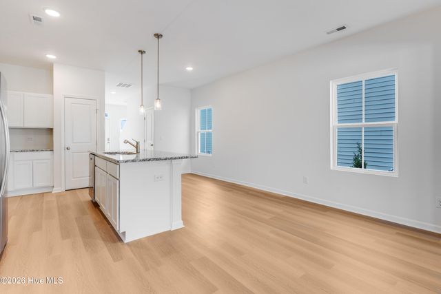 101 W Farley 83, Hampstead, NC 28443