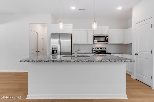 101 W Farley 83, Hampstead, NC 28443