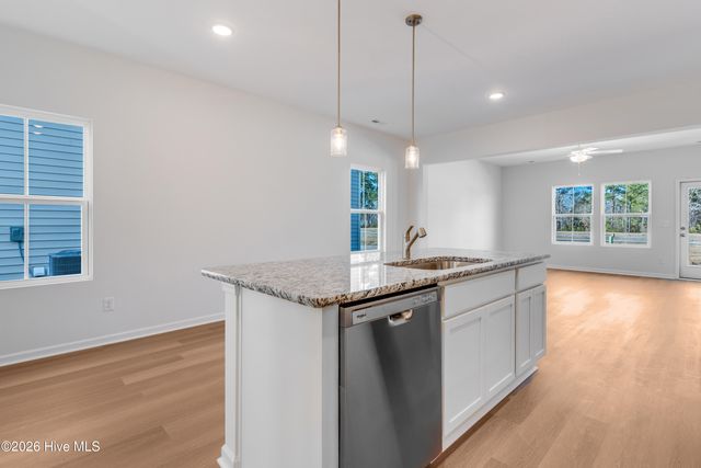 101 W Farley 83, Hampstead, NC 28443