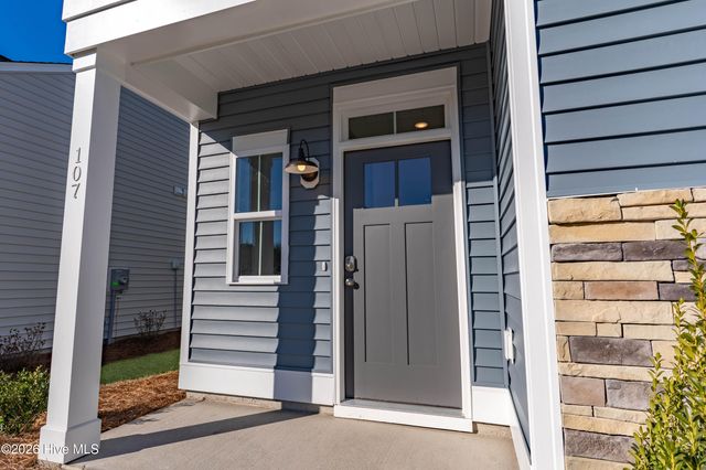 101 W Farley 83, Hampstead, NC 28443