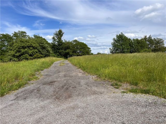 1246 Boies Road, Aurora, NY 14052