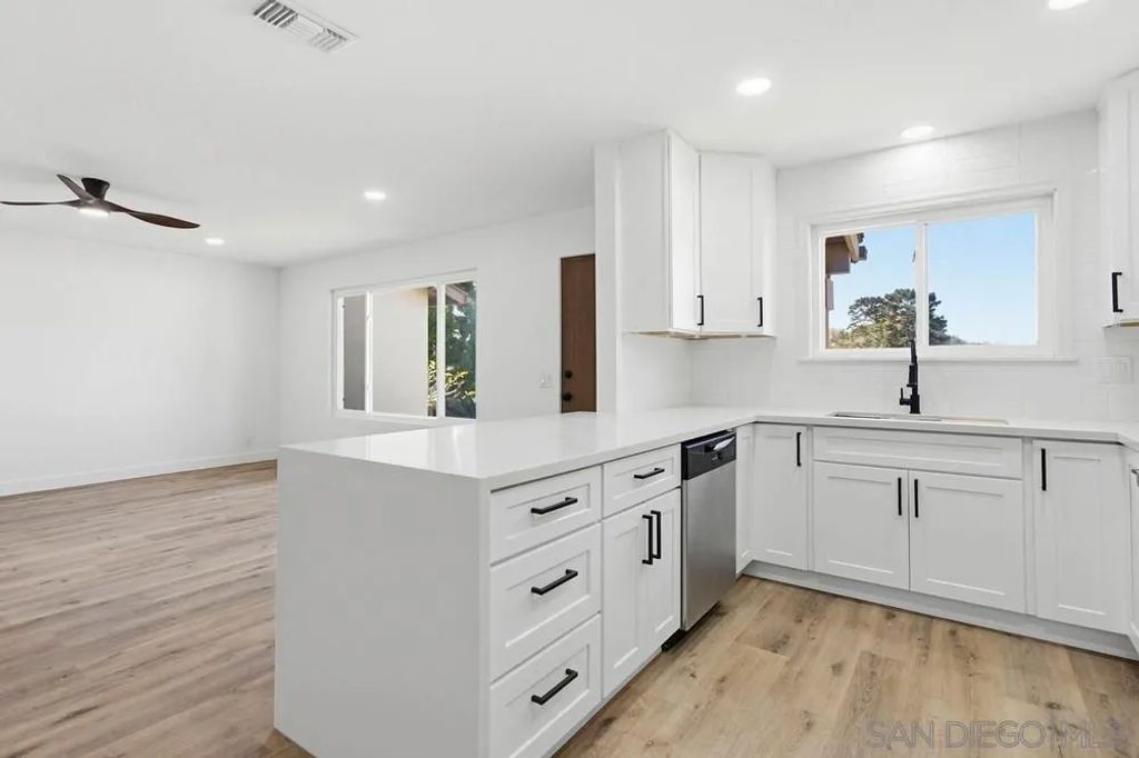 4379 Albatross Way, Oceanside, CA 92057