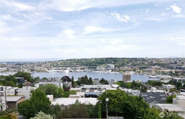 438 Comstock Place, Seattle, WA 98109