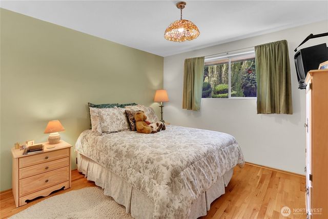 438 Comstock Place, Seattle, WA 98109
