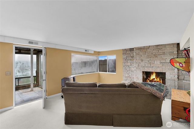 438 Comstock Place, Seattle, WA 98109