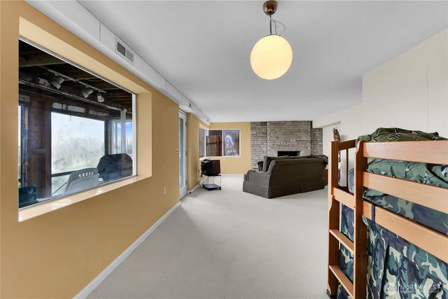 438 Comstock Place, Seattle, WA 98109