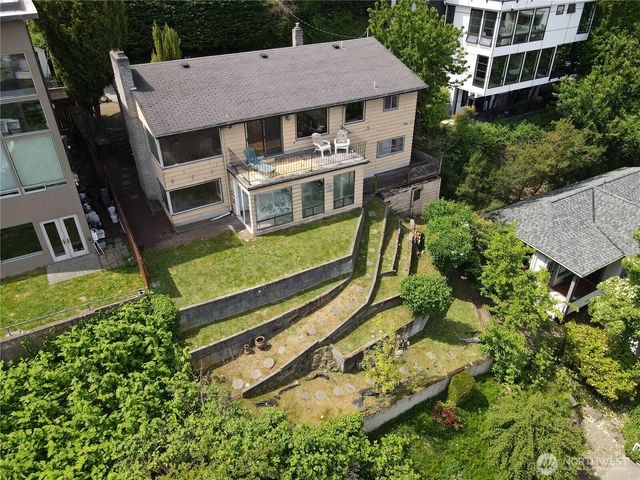 438 Comstock Place, Seattle, WA 98109