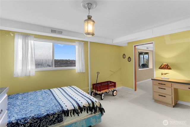 438 Comstock Place, Seattle, WA 98109
