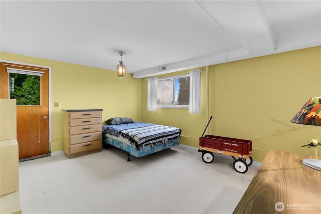 438 Comstock Place, Seattle, WA 98109