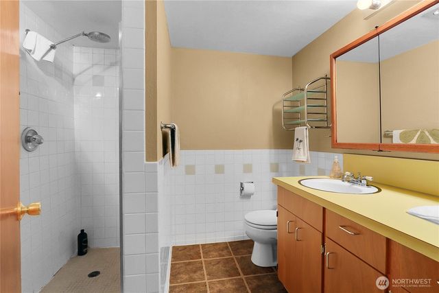 438 Comstock Place, Seattle, WA 98109