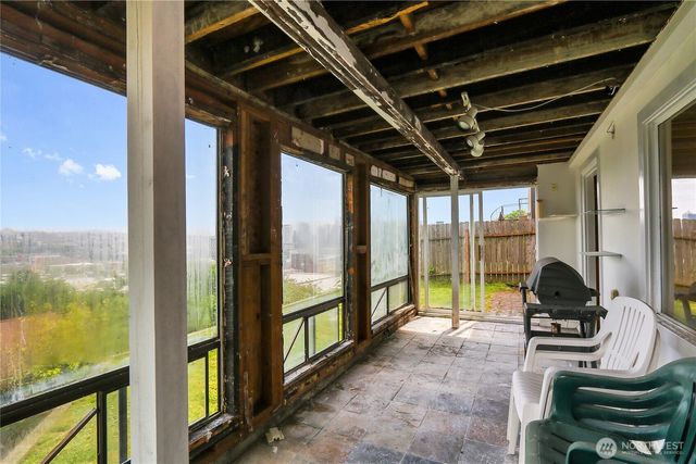 438 Comstock Place, Seattle, WA 98109