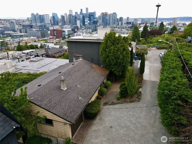 438 Comstock Place, Seattle, WA 98109