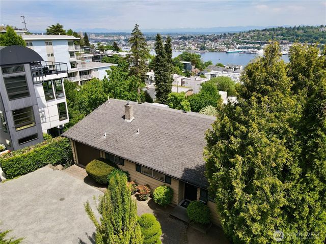 438 Comstock Place, Seattle, WA 98109