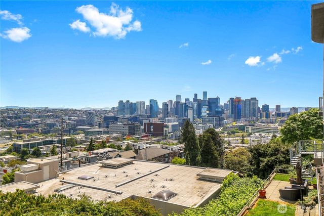 438 Comstock Place, Seattle, WA 98109