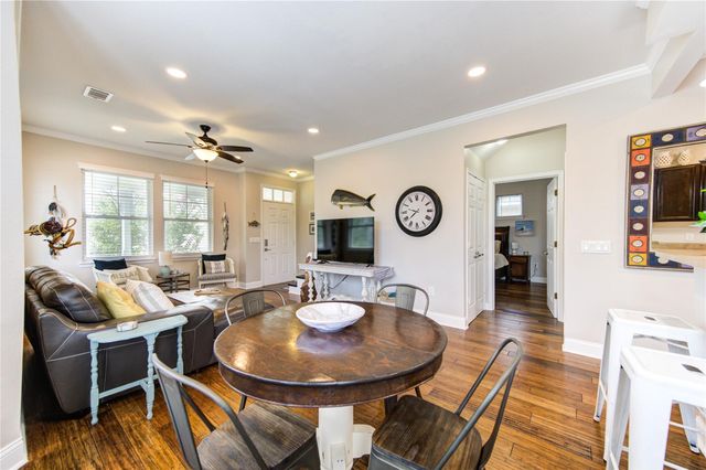 4509 N Live Oak Circle, Galveston, TX 77550