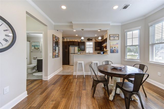 4509 N Live Oak Circle, Galveston, TX 77550