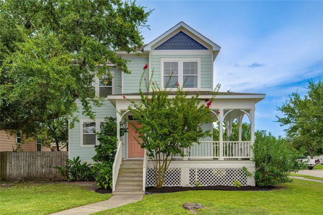 4509 N Live Oak Circle, Galveston, TX 77550