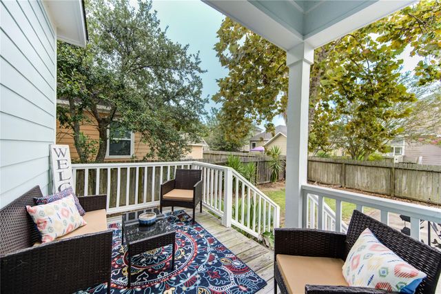 4509 N Live Oak Circle, Galveston, TX 77550