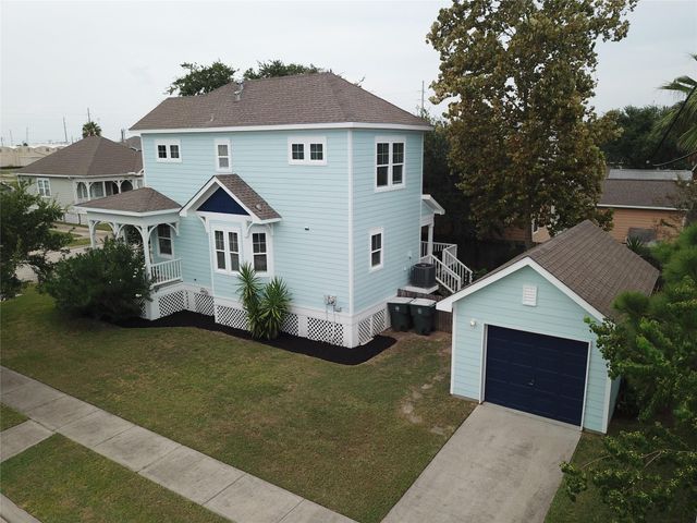 4509 N Live Oak Circle, Galveston, TX 77550