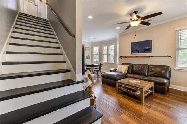 4509 N Live Oak Circle, Galveston, TX 77550